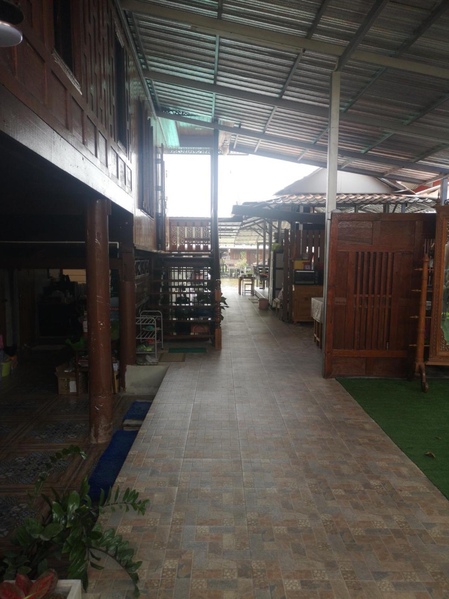 Bansuwan Homestay Amphawa Esterno foto