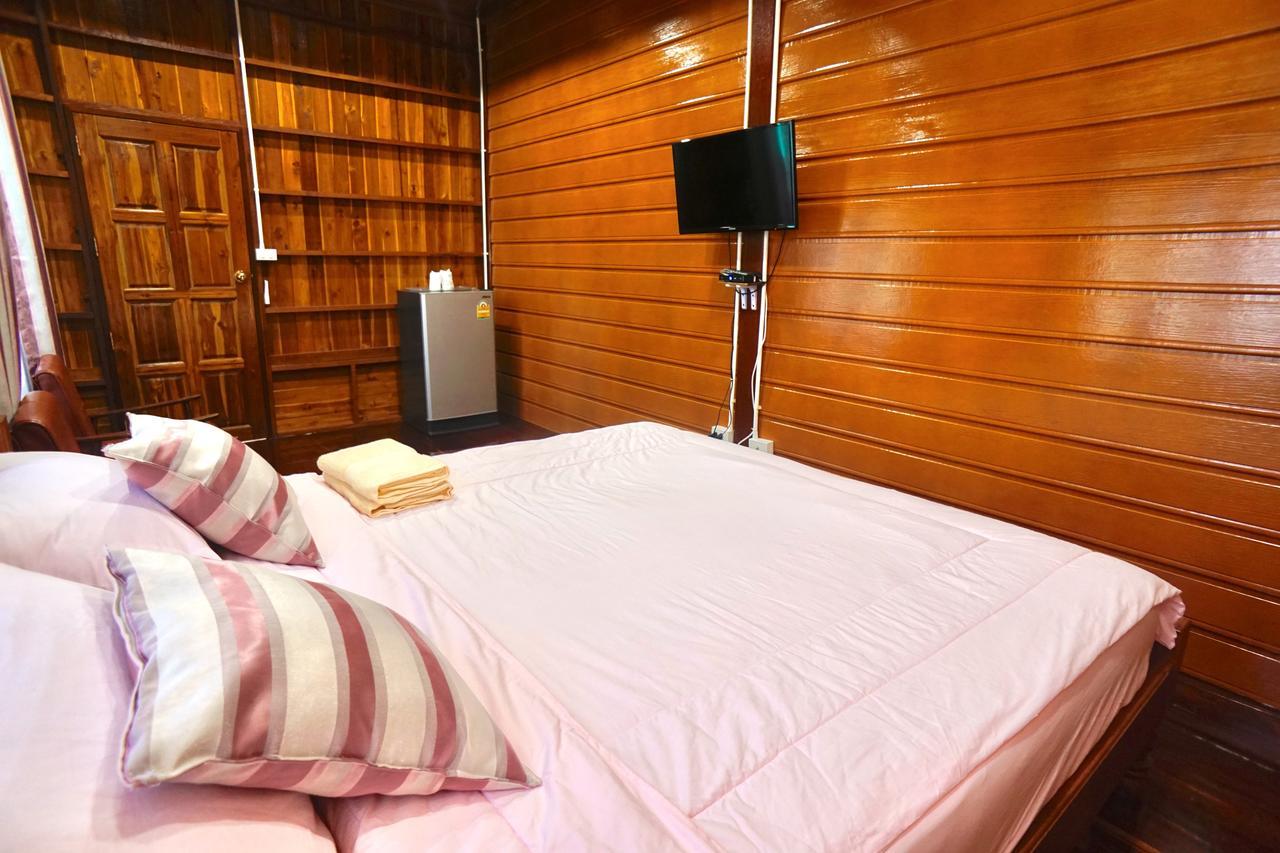 Bansuwan Homestay Amphawa Esterno foto
