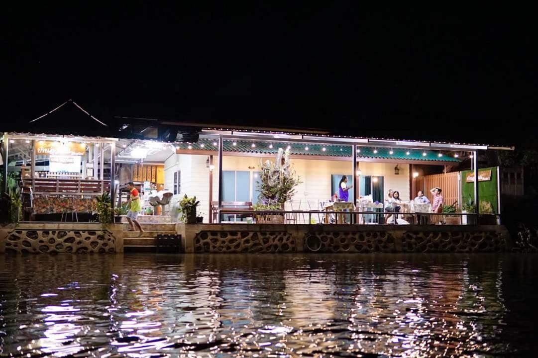 Bansuwan Homestay Amphawa Esterno foto