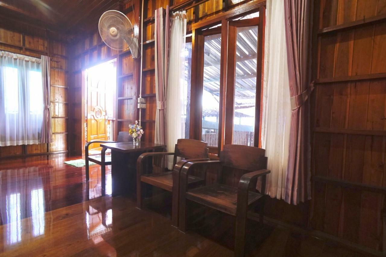 Bansuwan Homestay Amphawa Esterno foto